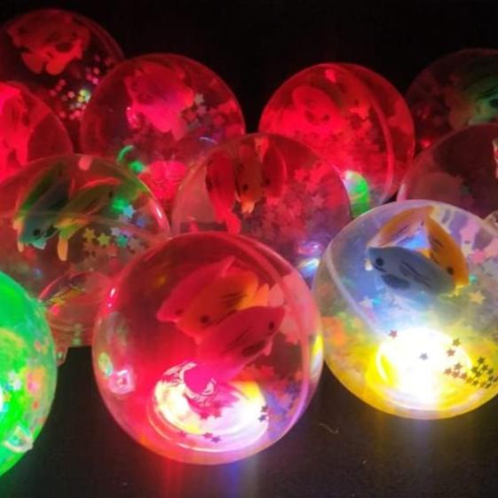 Bola Luminosa Peixinhos Sensoryland – Estímulo Sensorial com Luzes de Impacto